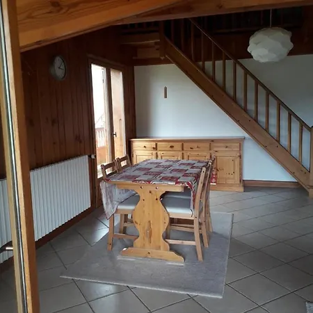 Dans Maison Venthon